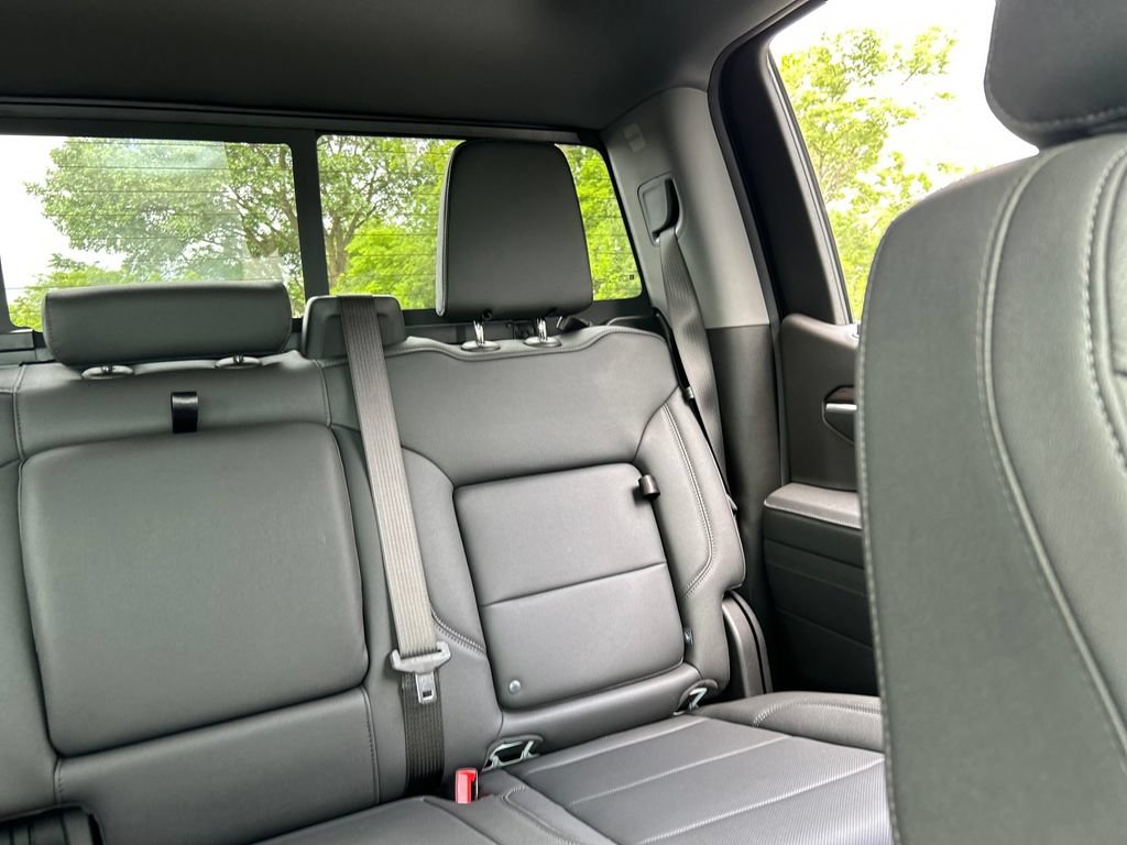 New 2026 GMC Sierra 1500 SLT w/ SLT Premium Package AWD/4WD image 17