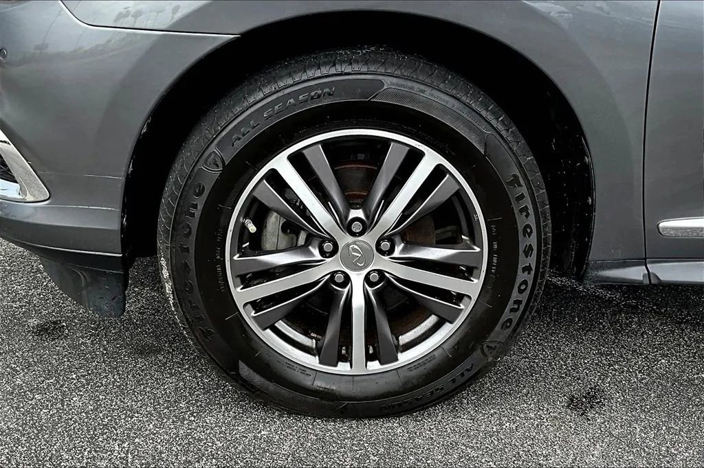 Used 2019 INFINITI QX60 Luxe w/ Essential Package image 9