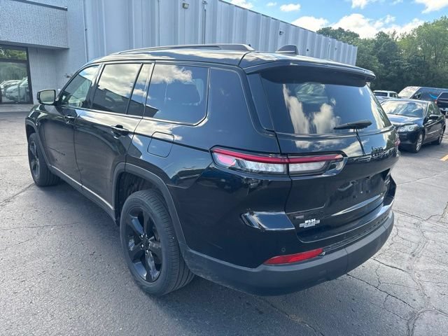 Used 2023 Jeep Grand Cherokee L Limited w/ Black Appearance Package AWD/4WD image 8