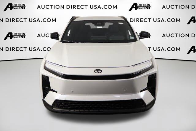Used 2026 Toyota C-HR AWD/4WD image 2