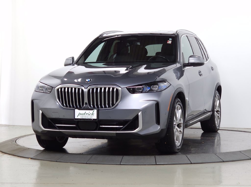 Used 2024 BMW X5 xDrive40i AWD/4WD image 3
