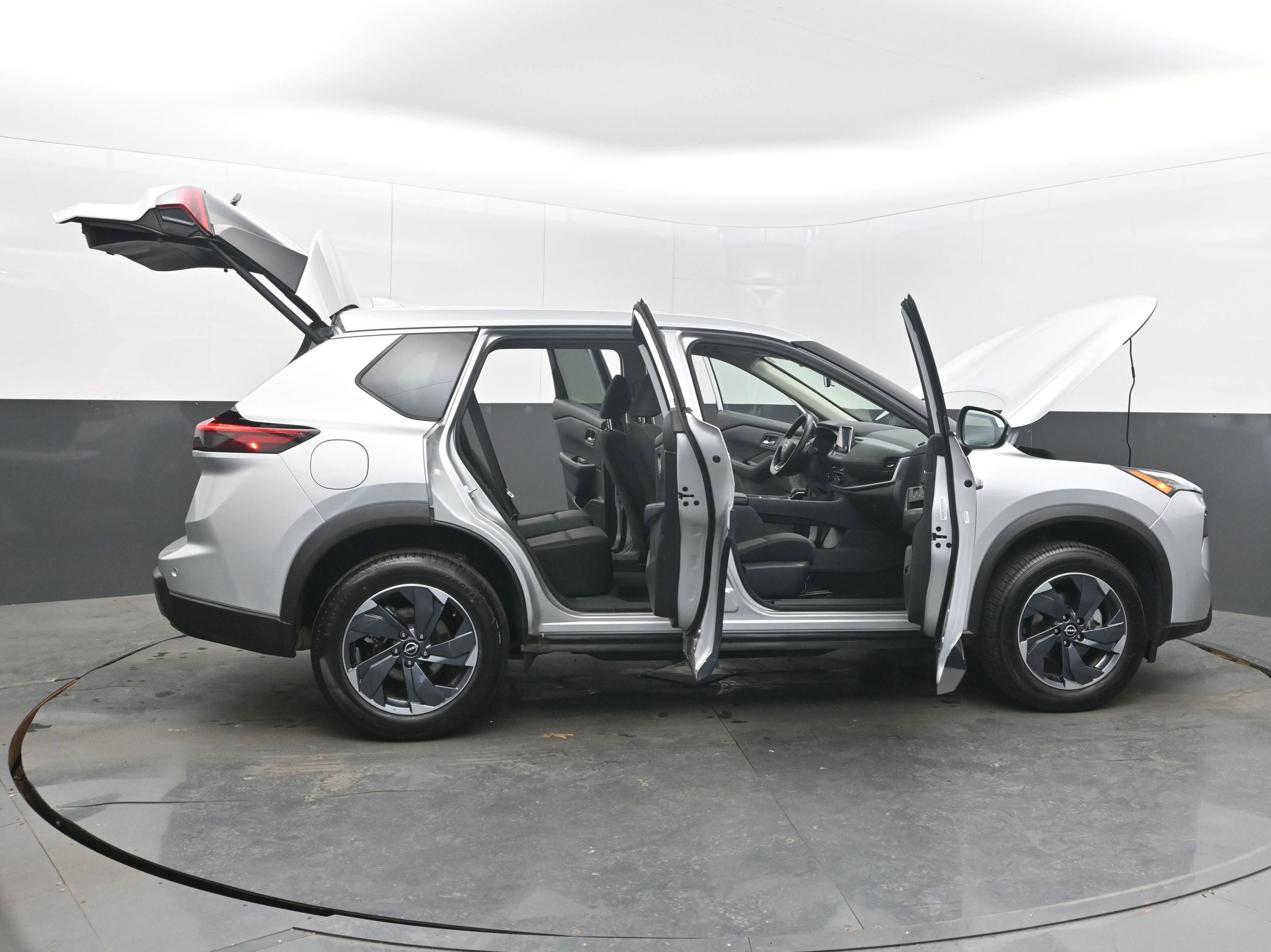 Used 2025 Nissan Rogue SV image 46