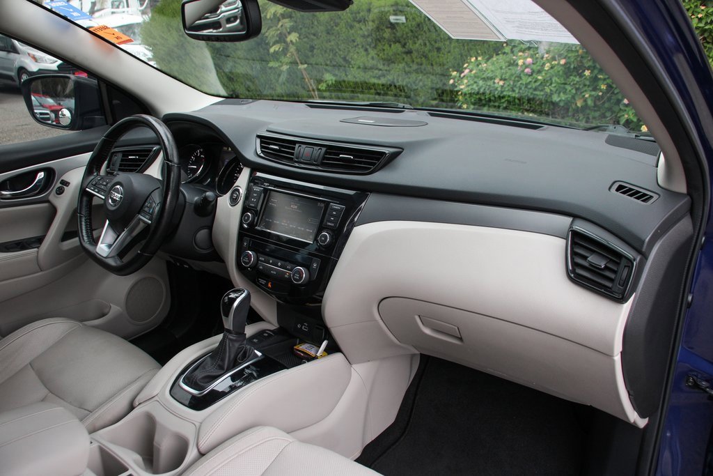 Used 2020 Nissan Rogue Sport SL w/ Premium Package image 38