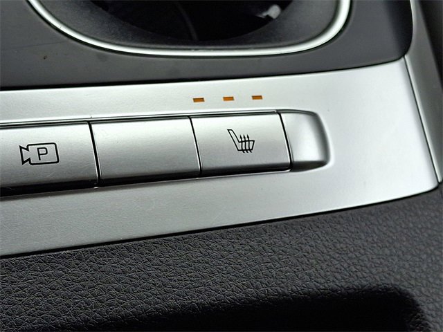 Used 2024 Kia Carnival LX image 24