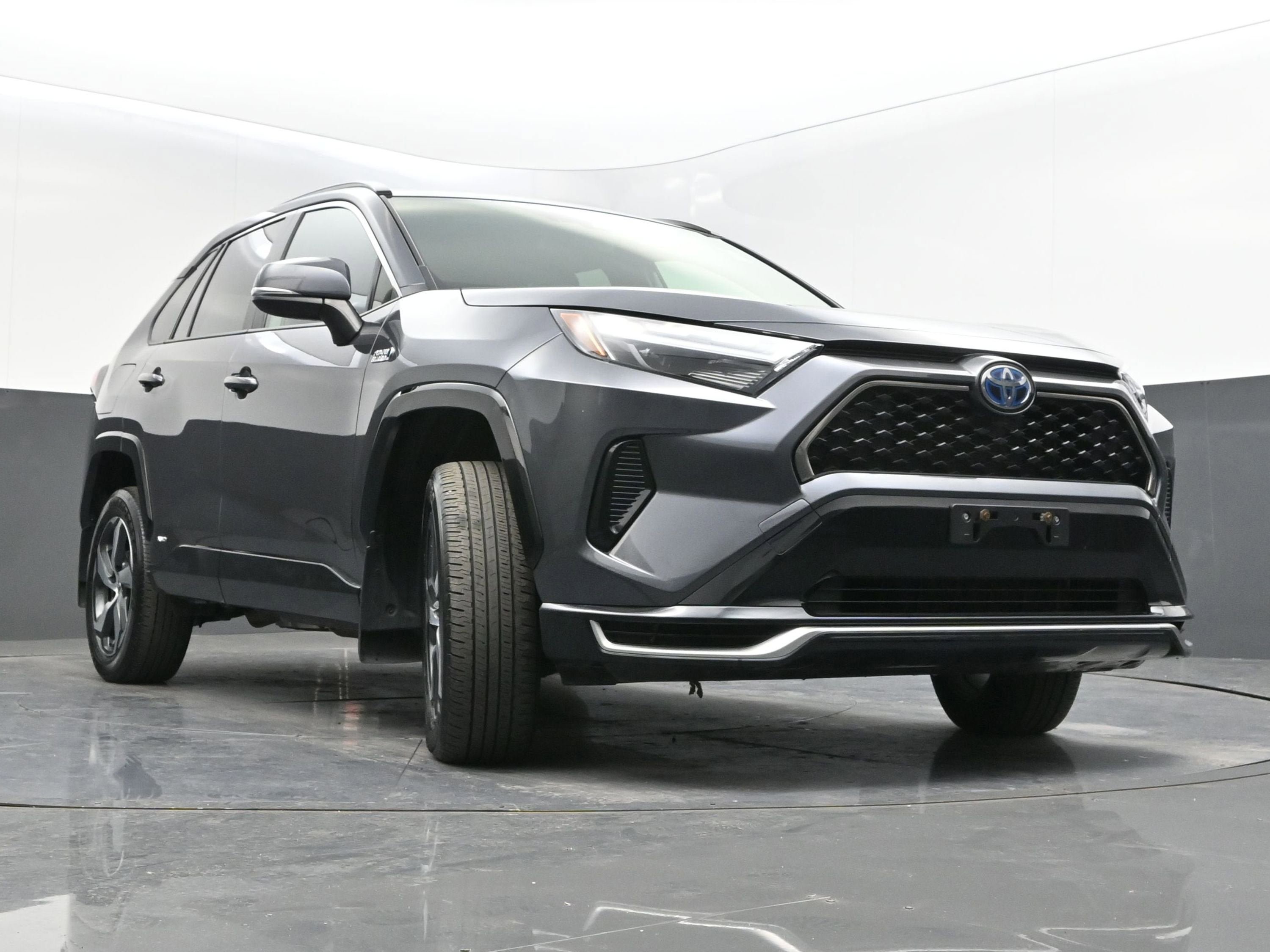 Used 2023 Toyota RAV4 SE w/ Weather & Moonroof Package AWD/4WD image 42