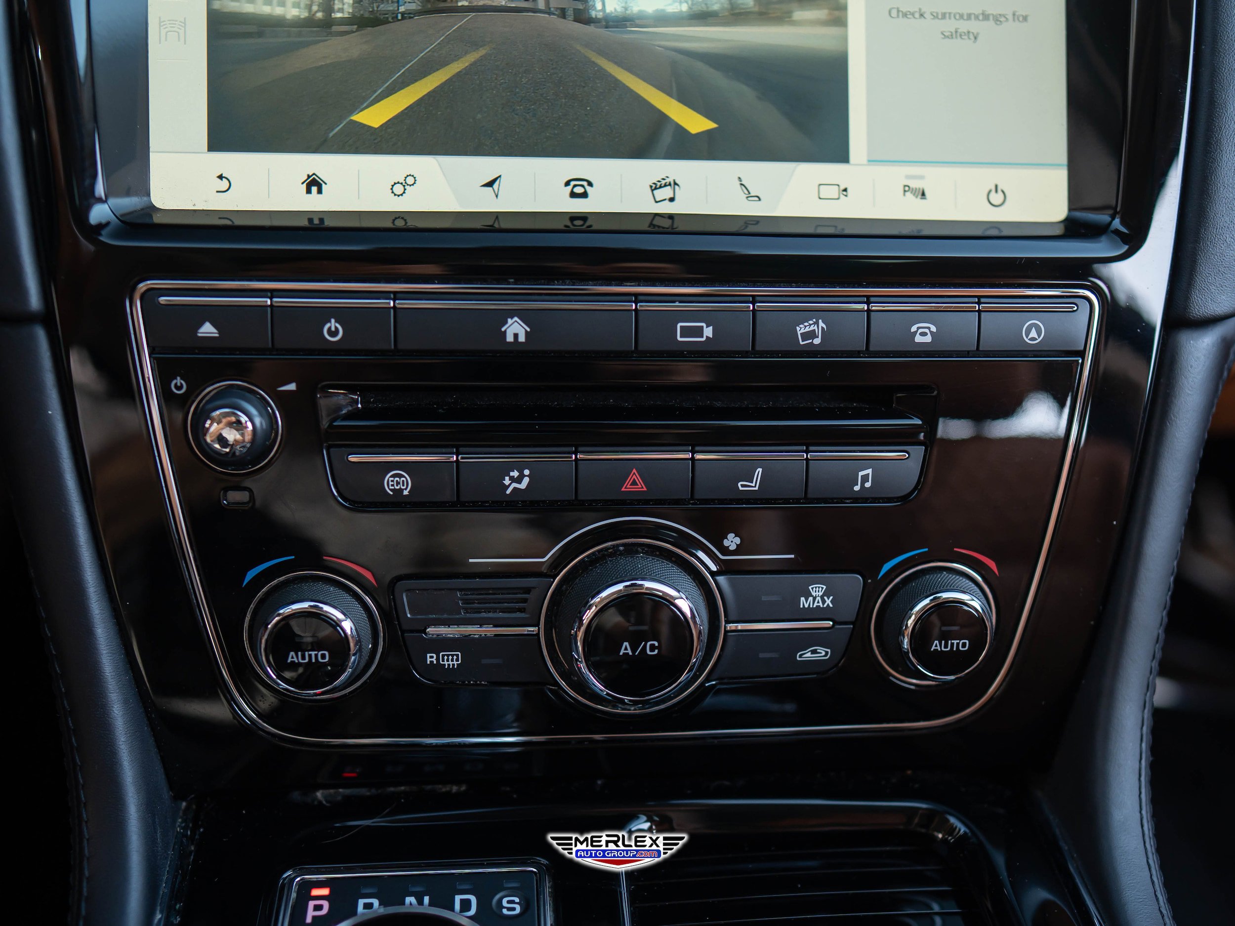 Used 2018 Jaguar XJ L Portfolio image 35