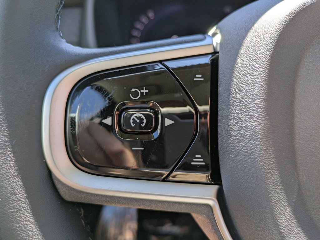 New 2026 Volvo XC90 B6 Plus w/ Protection Package Premier AWD/4WD image 23