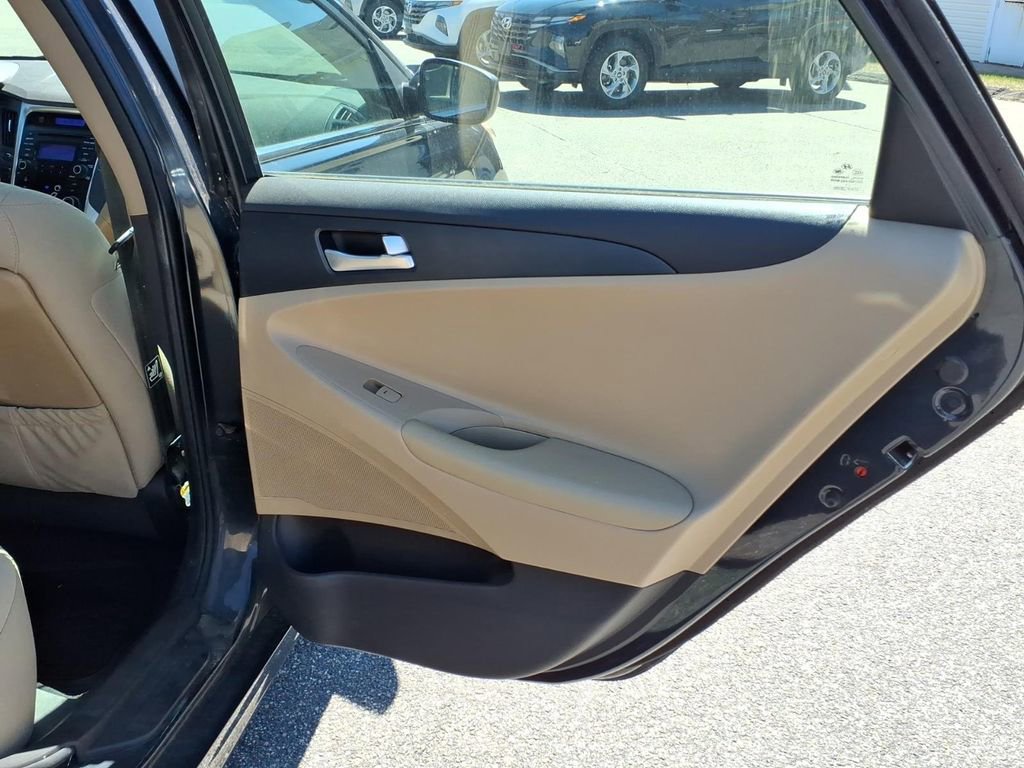 Used 2012 Hyundai Sonata GLS image 11