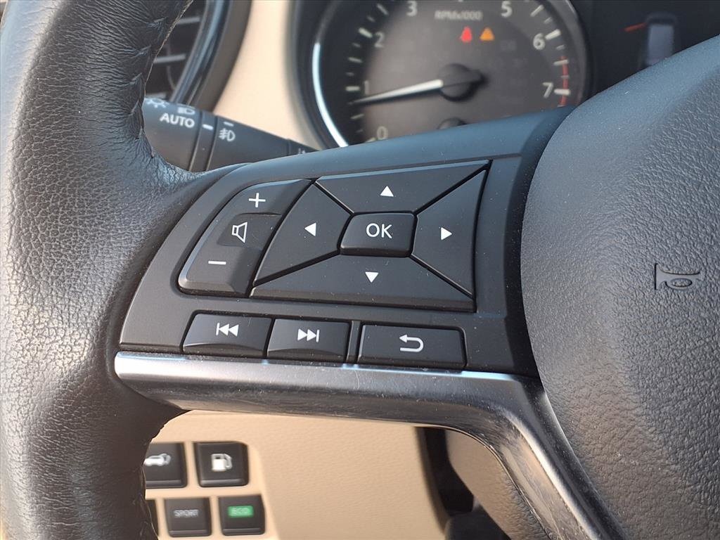 Used 2019 Nissan Rogue SV image 21