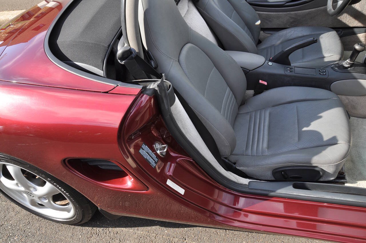Used 1997 Porsche Boxster RWD image 36