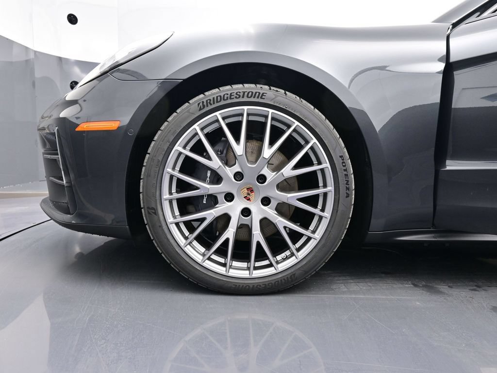 Certified 2026 Porsche Panamera 4 AWD/4WD image 6