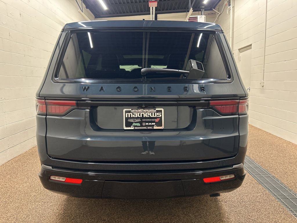 Used 2024 Jeep Wagoneer L Series II w/ Convenience Group I image 3
