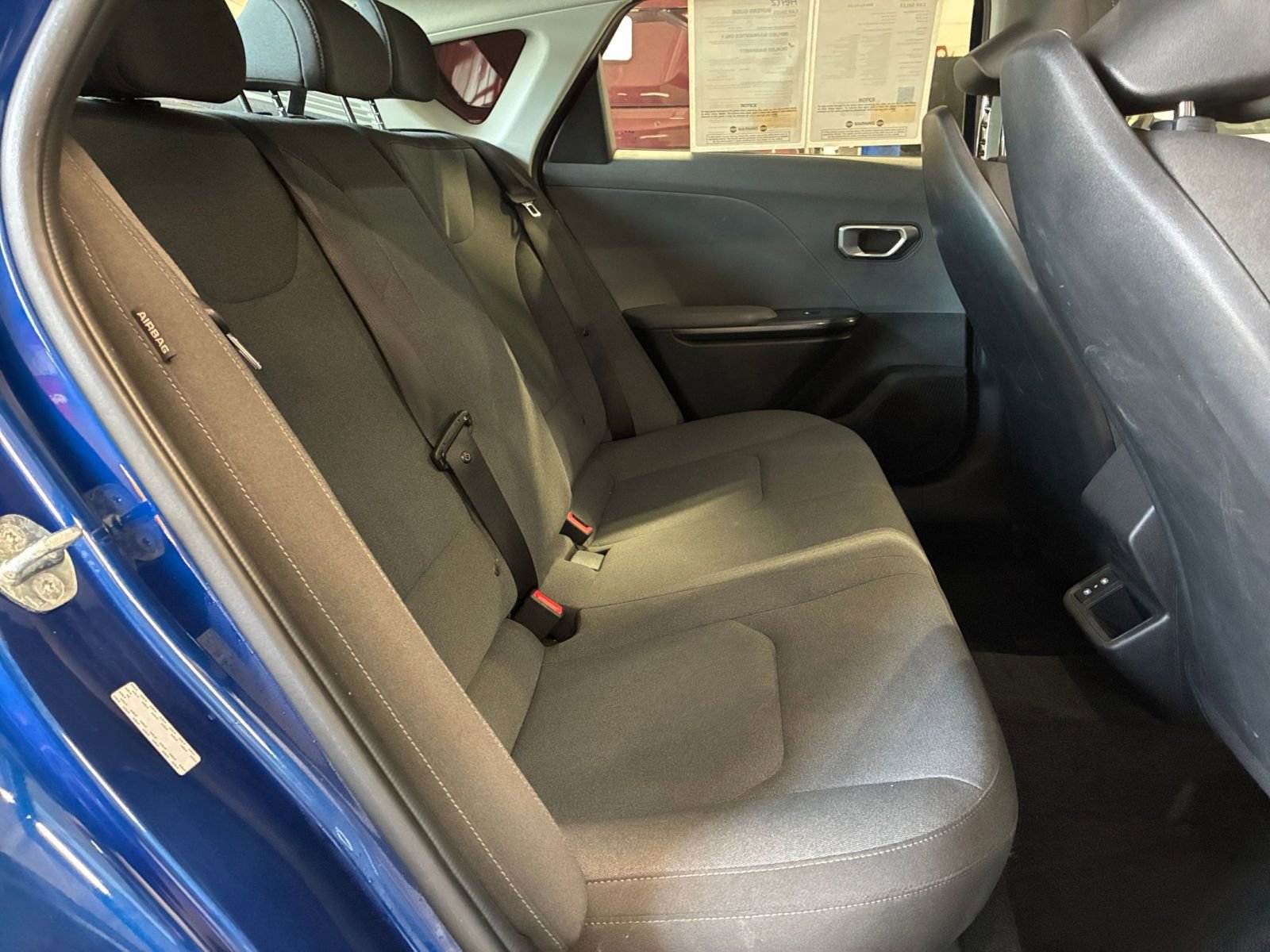 Used 2025 Kia K4 LXS image 37