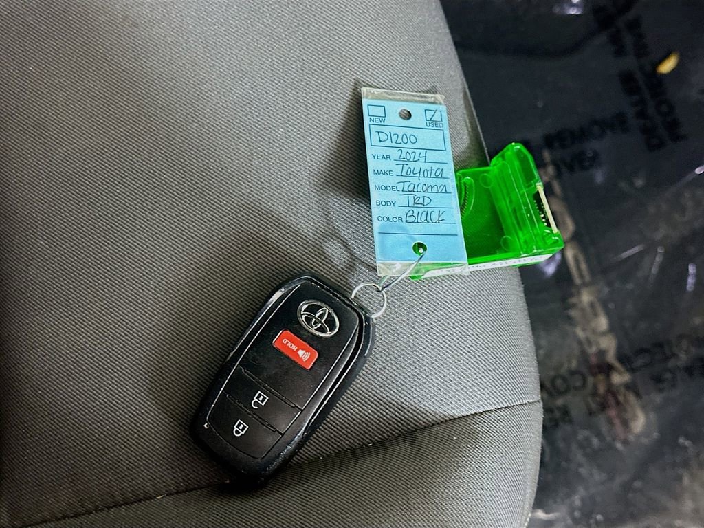 Used 2024 Toyota Tacoma TRD Off-Road image 35