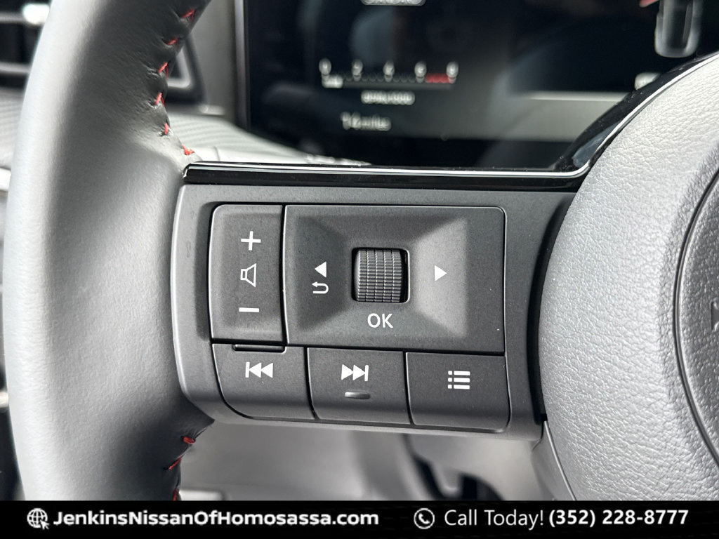 New 2026 Nissan Kicks SR FWD image 37