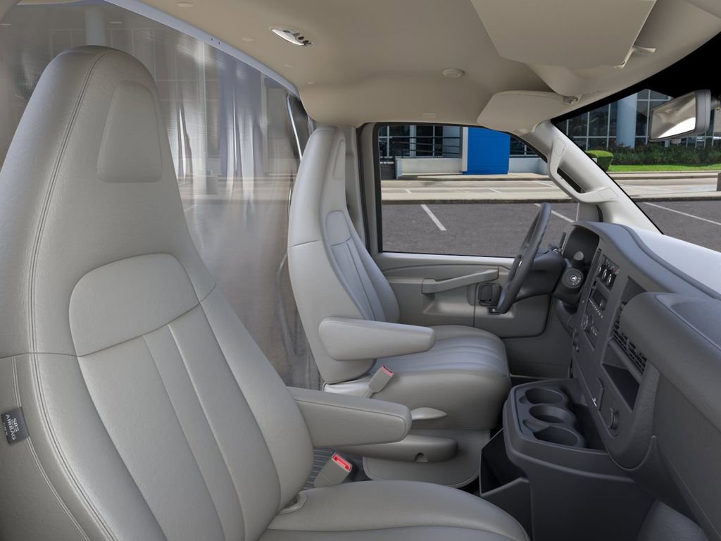 New 2026 Chevrolet Express 4500 RWD image 17