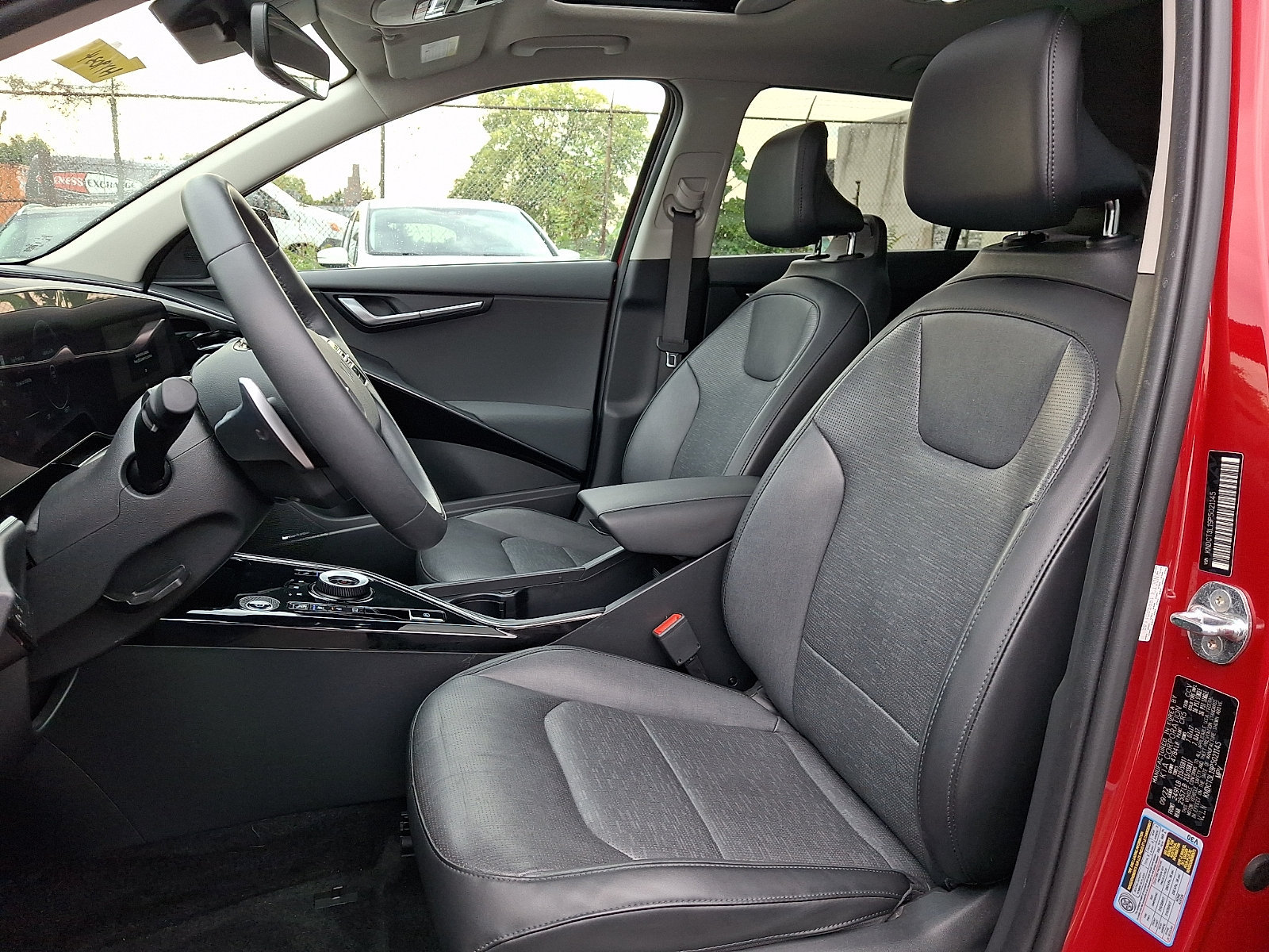 Used 2023 Kia Niro Wave w/ Wave Preserve Package FWD image 13