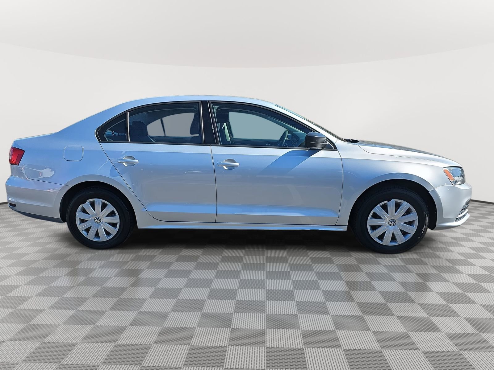 Used 2015 Volkswagen Jetta S image 4