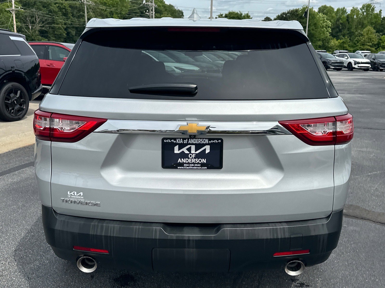 Used 2021 Chevrolet Traverse LS FWD image 4