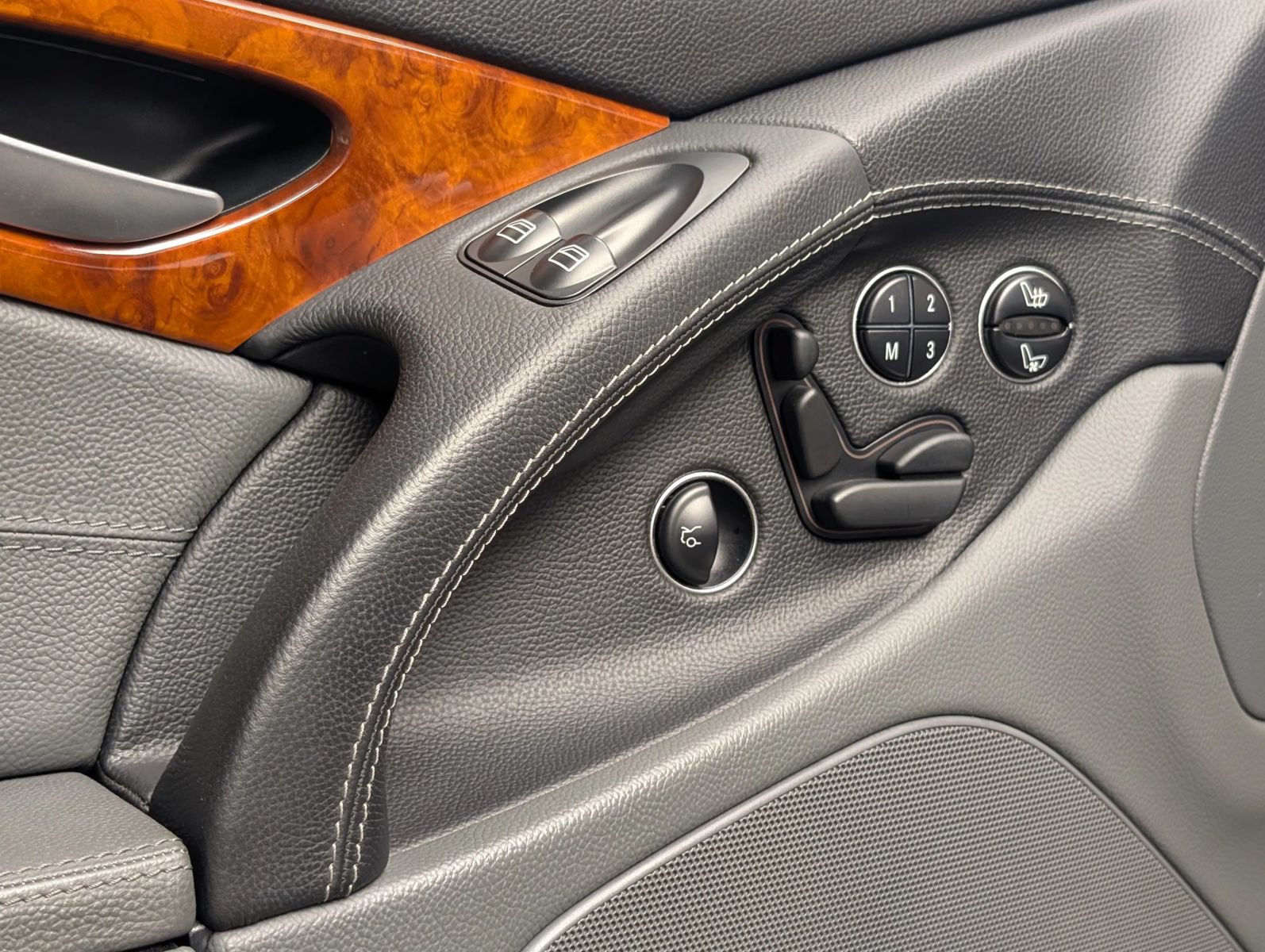 Used 2004 Mercedes-Benz SL 55 AMG image 17