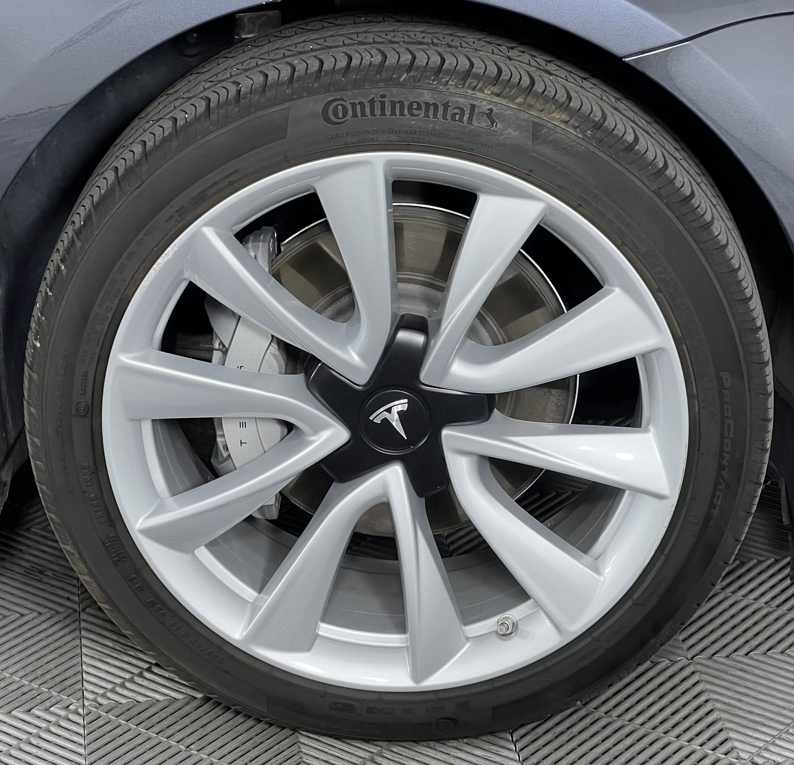 Used 2018 Tesla Model 3 Long Range RWD image 14