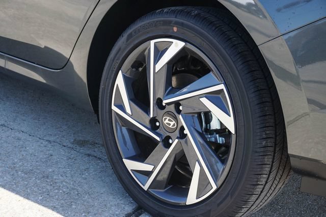 New 2026 Hyundai Elantra Limited FWD image 8