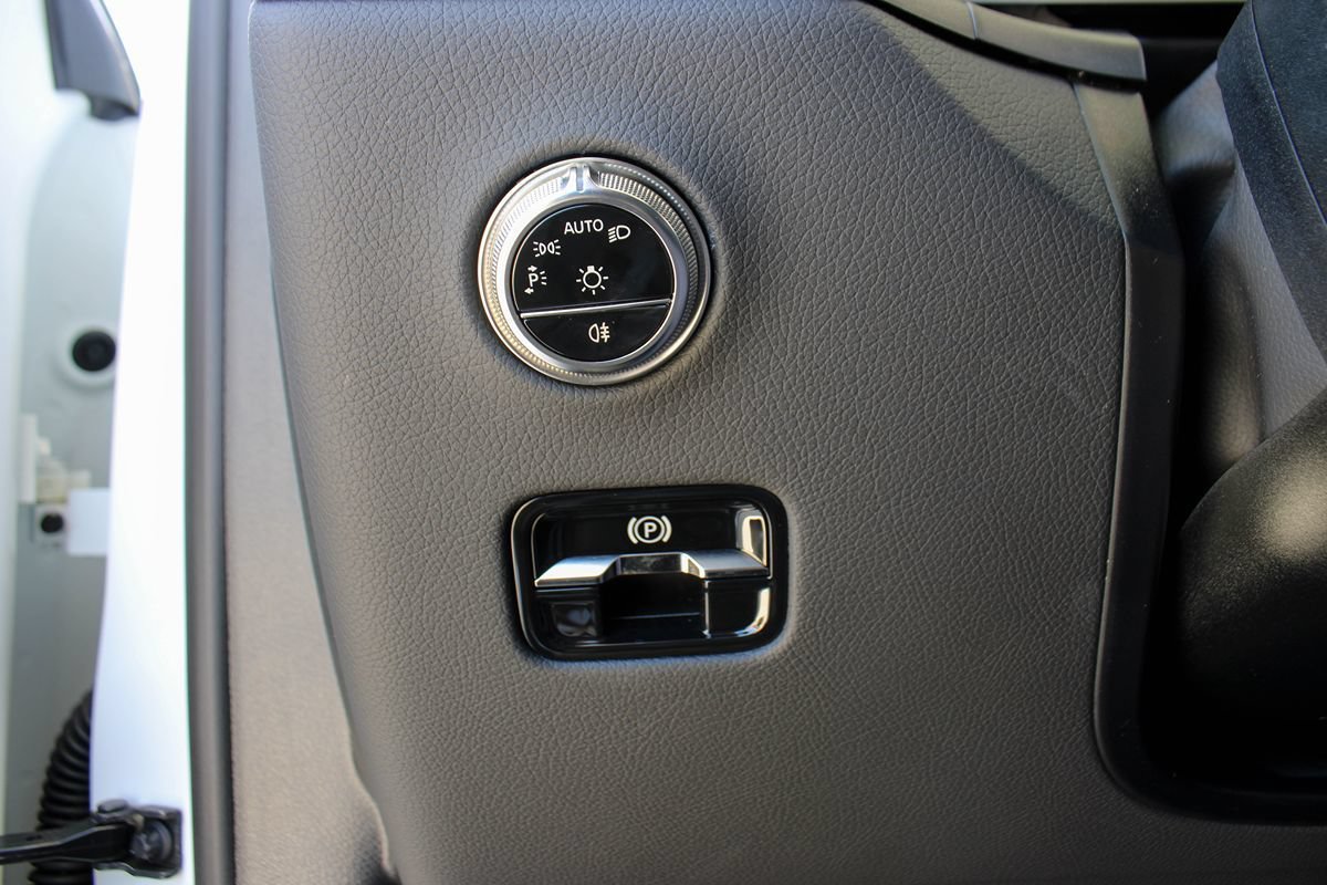 Used 2025 Mercedes-Benz GLC 350e 4MATIC image 43