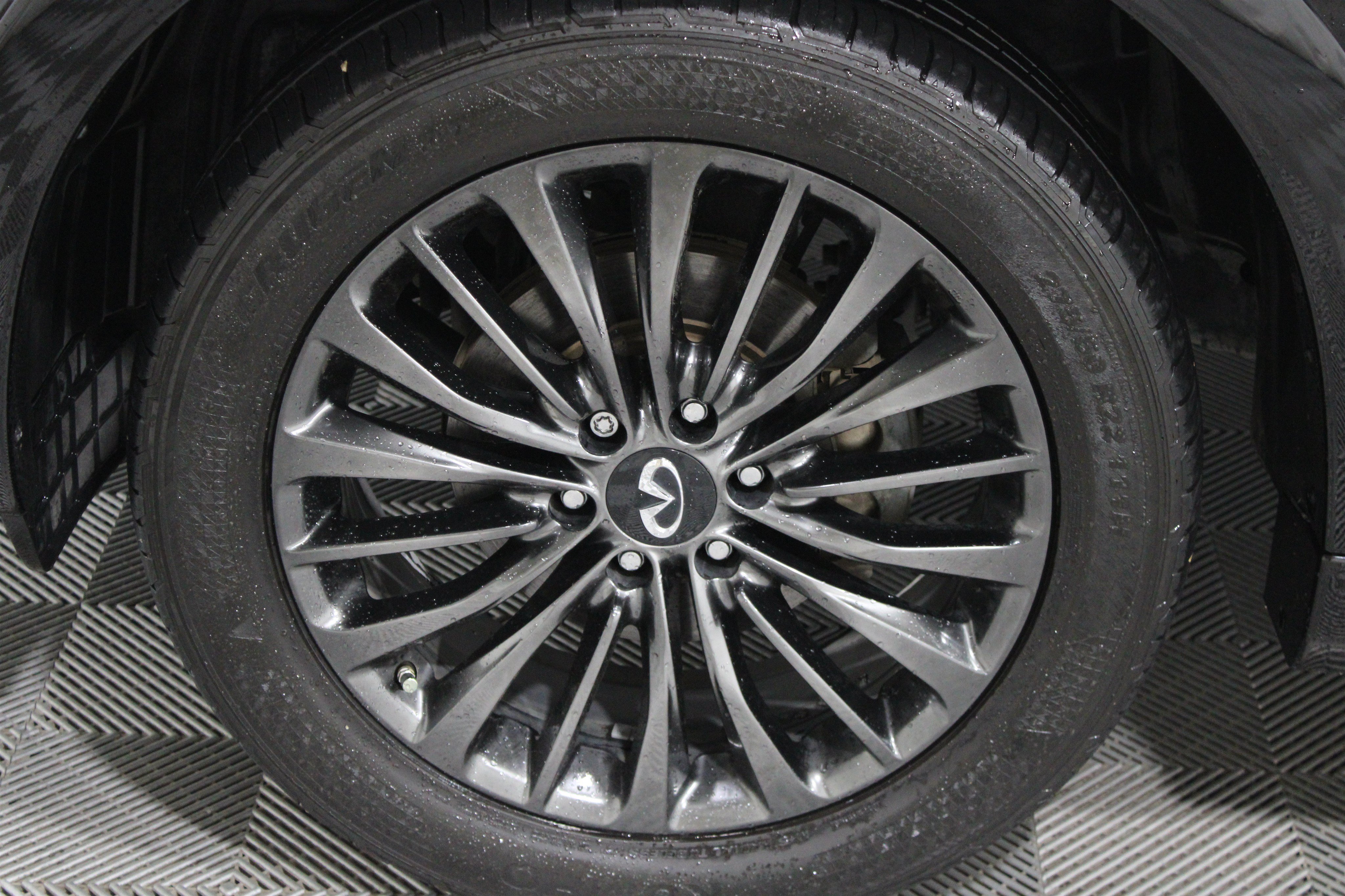 Used 2022 INFINITI QX80 Premium Select w/ All-Season Package RWD image 42