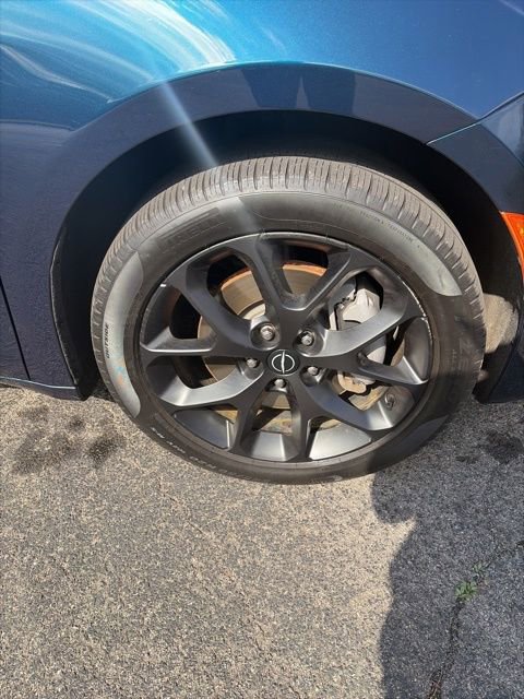 Used 2025 Chrysler Pacifica Limited image 33