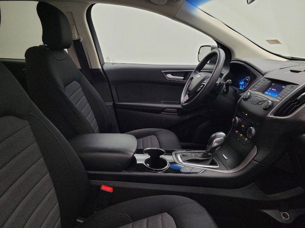 Used 2018 Ford Edge SE image 21