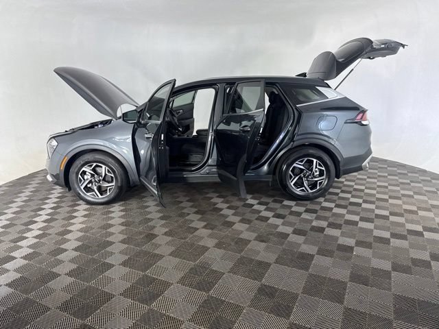 Used 2023 Kia Sportage LX FWD image 12