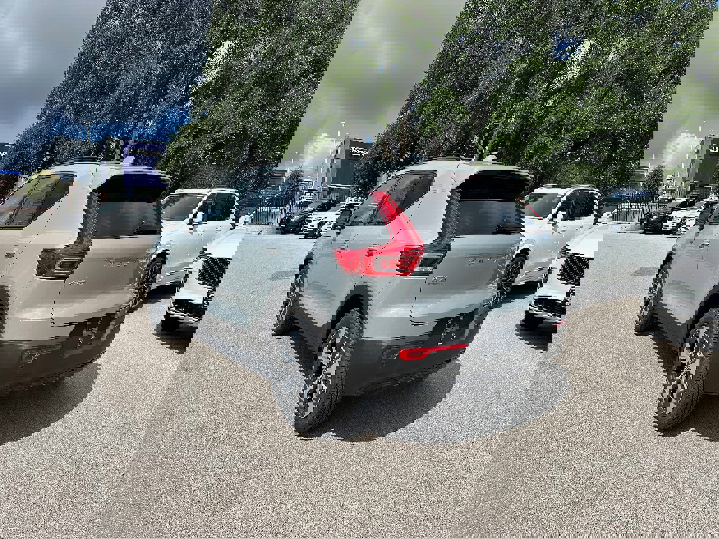 New 2026 Volvo XC40 B5 Plus w/ Protection Package Premier image 4