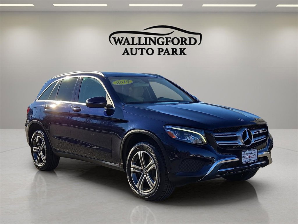 Used 2019 Mercedes-Benz GLC 300 4MATIC image 3