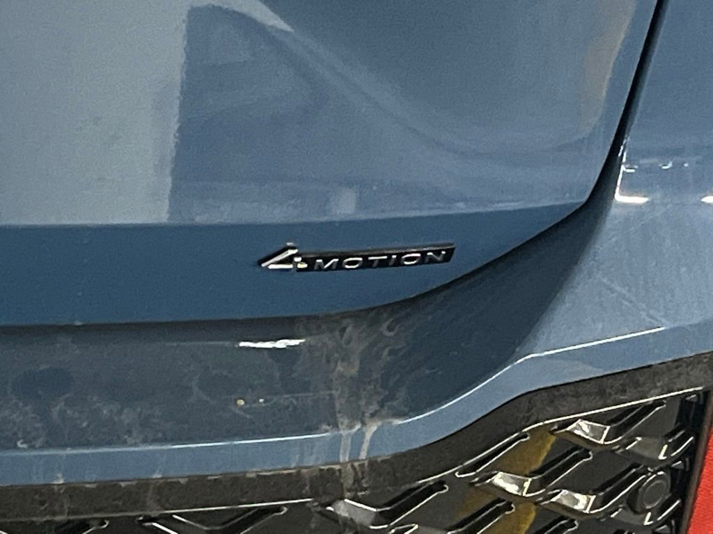 Certified 2025 Volkswagen Tiguan SEL R-Line image 35