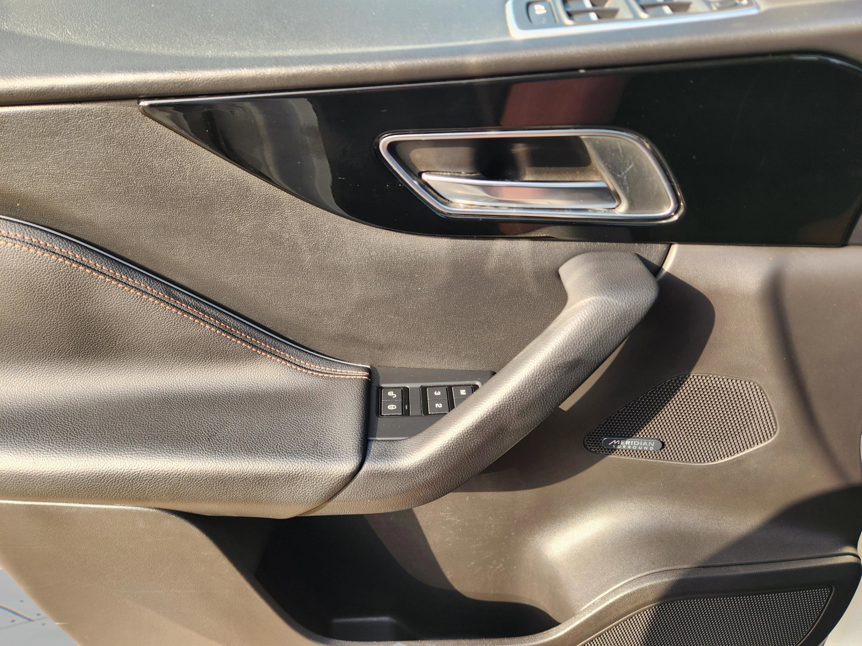 Used 2017 Jaguar F-PACE Prestige image 17