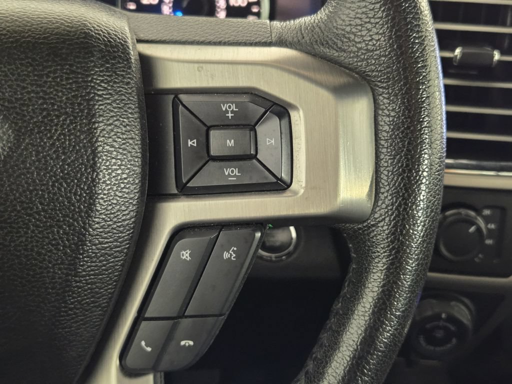Used 2016 Ford F150 Platinum w/ Equipment Group 701A Luxury AWD/4WD image 32