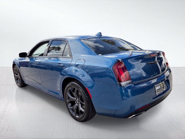 Used 2020 Chrysler 300 Touring w/ Sport Appearance Package RWD image 5