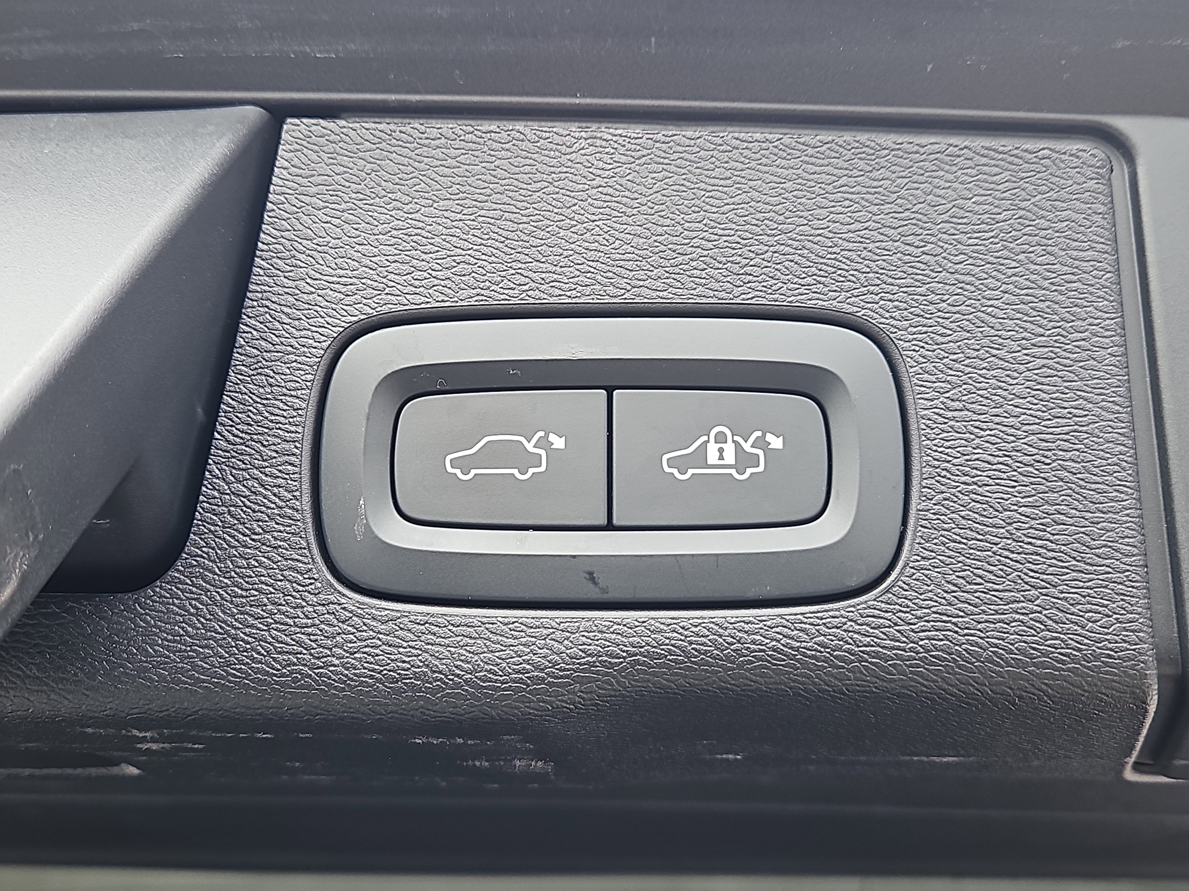 Used 2024 Volvo XC60 B5 Core w/ Climate Package image 13