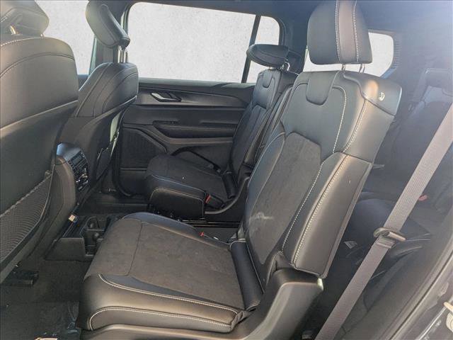 New 2025 Jeep Grand Cherokee L Altitude image 16