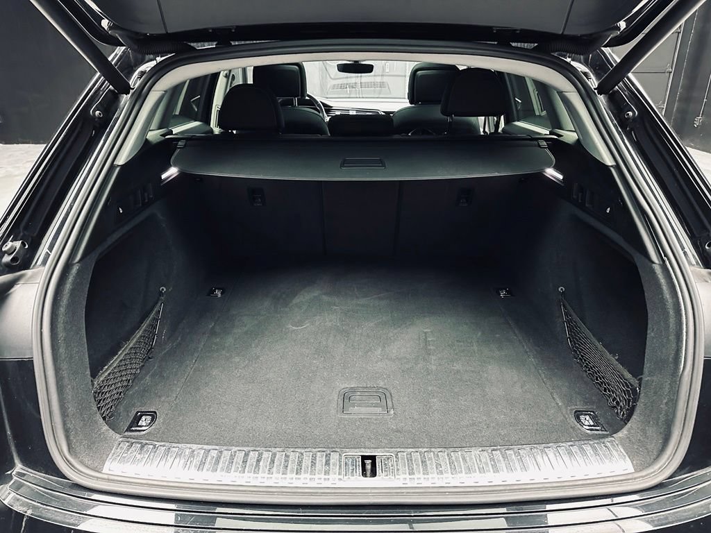 Used 2019 Audi e-tron Premium Plus w/ Cold Weather Package AWD/4WD image 38