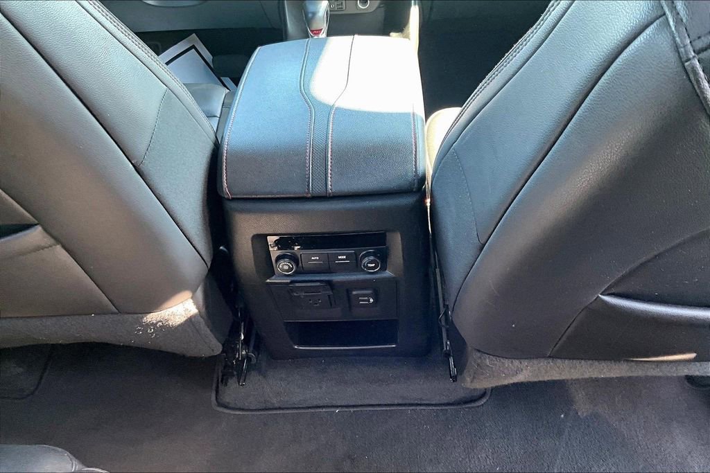 Used 2023 Chevrolet Traverse RS AWD/4WD image 10