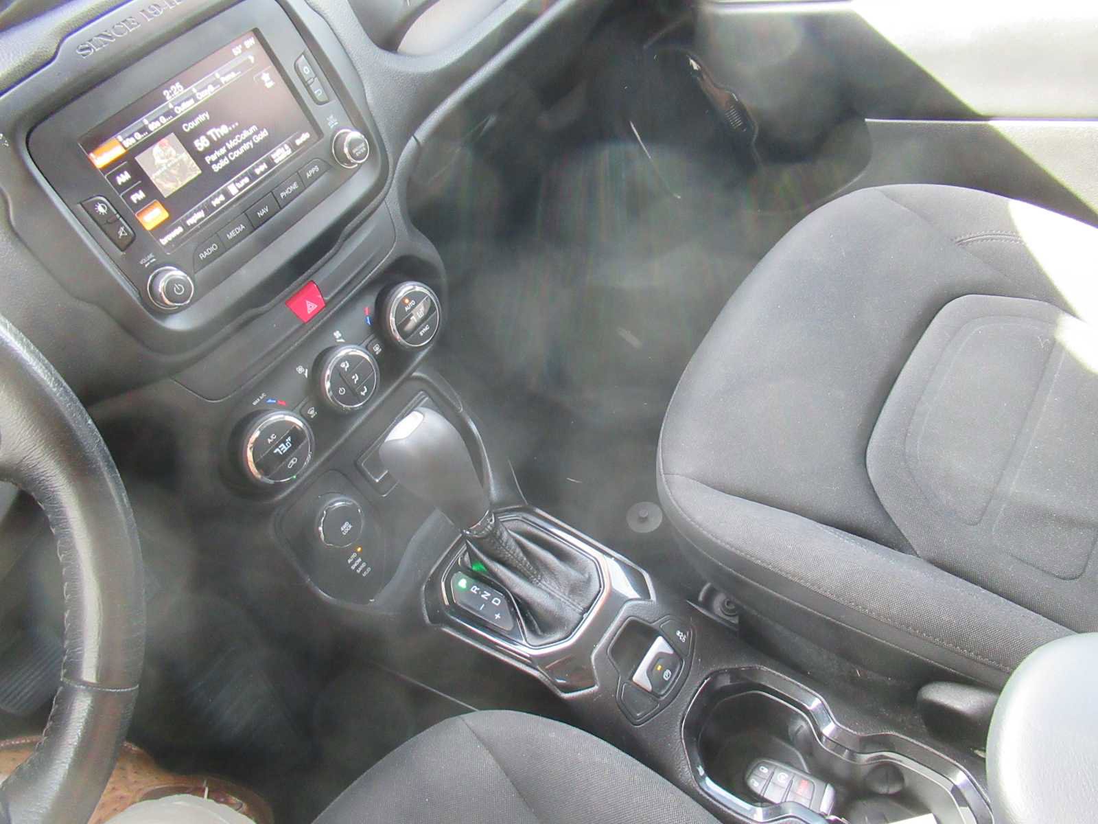 Used 2016 Jeep Renegade Latitude image 27