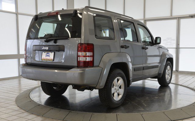 Used 2012 Jeep Liberty Sport image 7