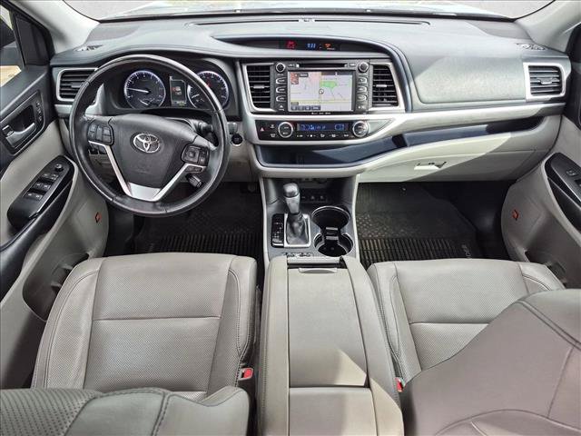 Used 2018 Toyota Highlander Limited Platinum AWD/4WD image 18