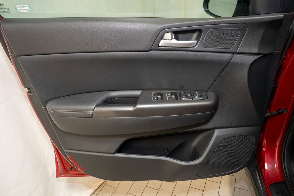 Used 2017 Kia Sportage EX image 11