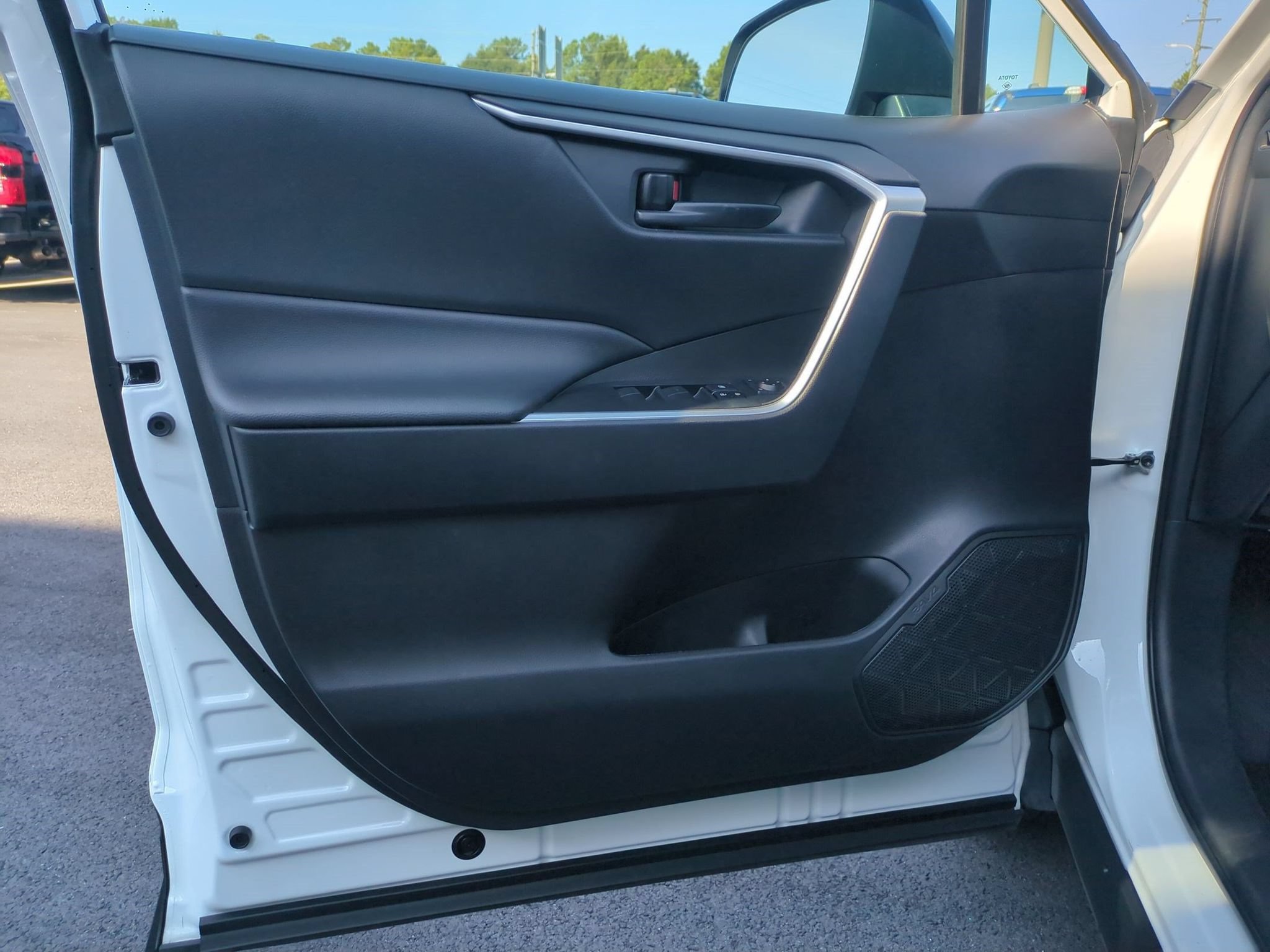 Used 2024 Toyota RAV4 LE FWD image 11