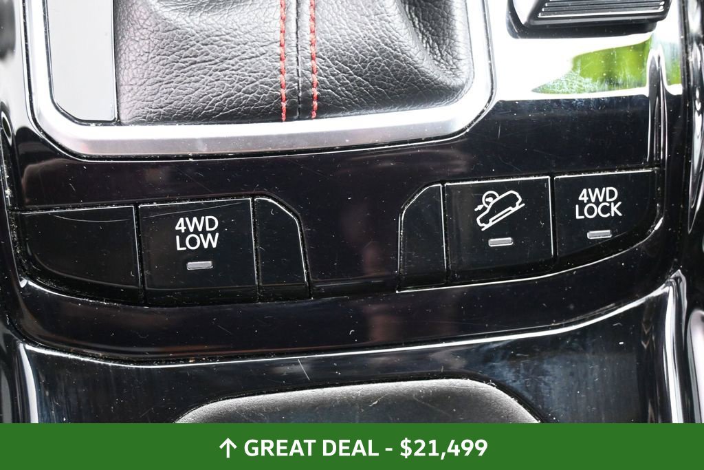Used 2025 Jeep Compass Trailhawk AWD/4WD image 32