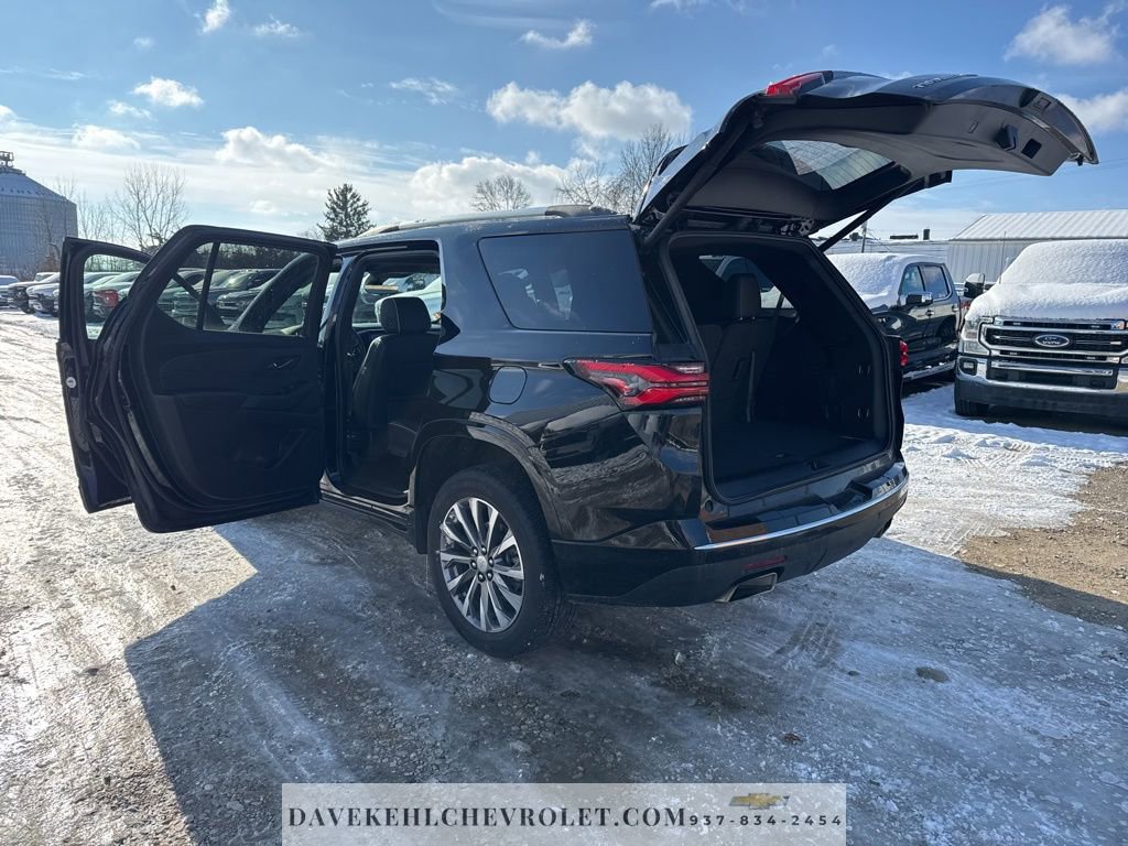 Used 2023 Chevrolet Traverse Premier image 29