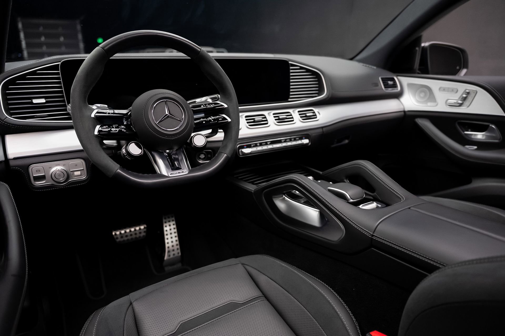 Used 2025 Mercedes-Benz GLE 53 AMG 4MATIC Coupe image 2