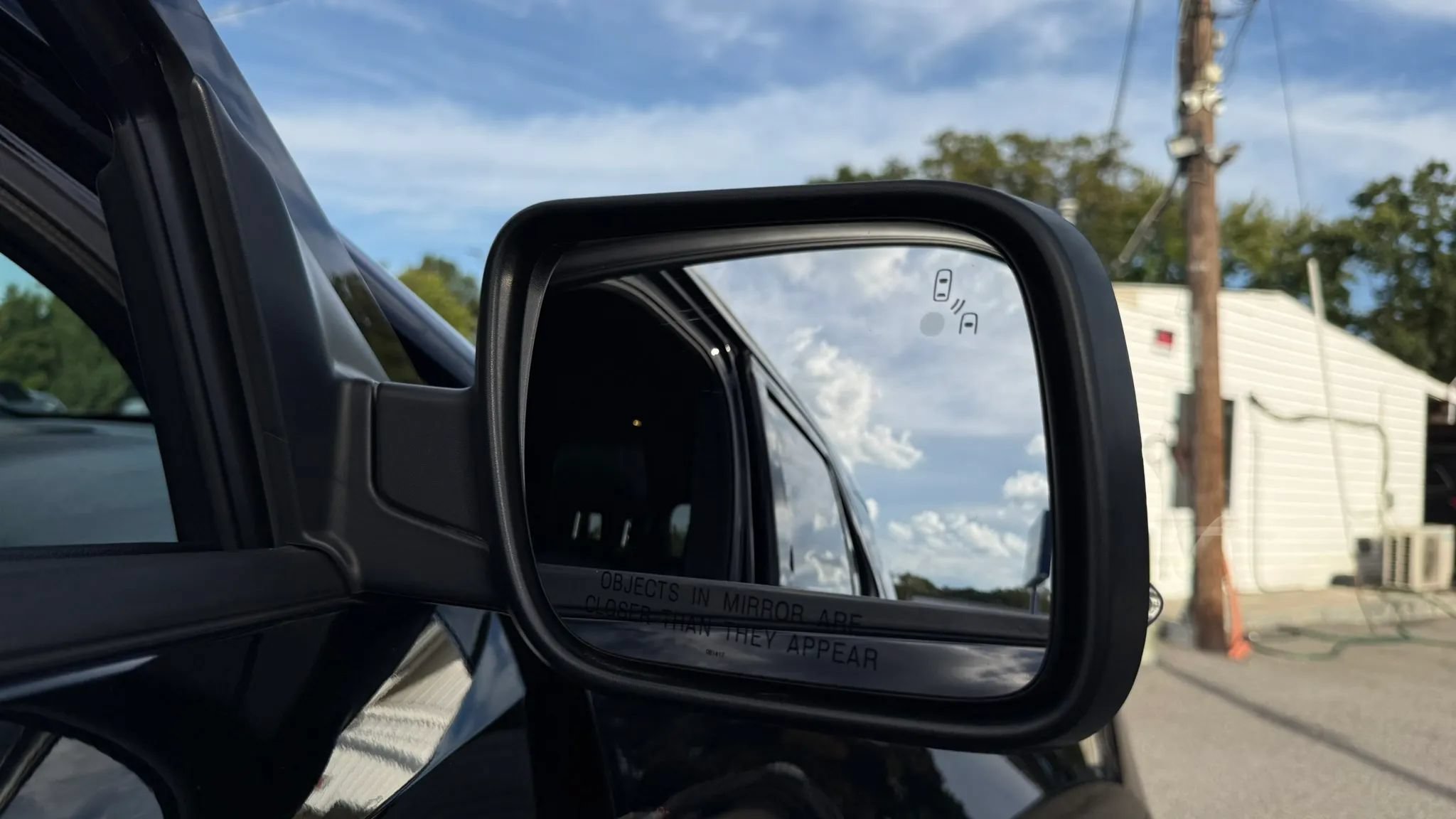 Used 2017 Ford Explorer XLT w/ Equipment Group 202A FWD image 37